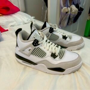Air Jordan 4 Retro